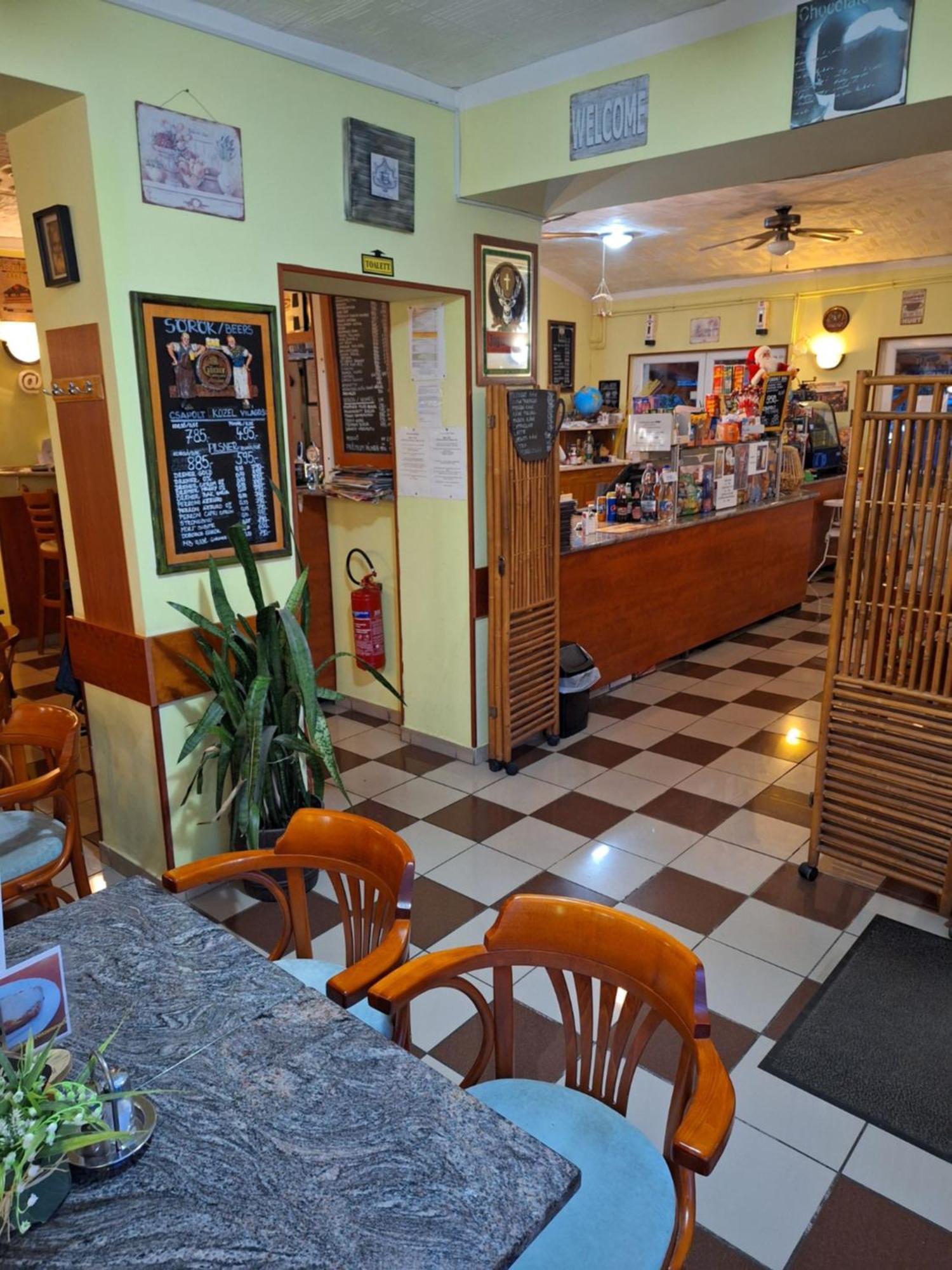 Grill Terasz Etterem Es Szallashely Mezőkövesd Exterior foto