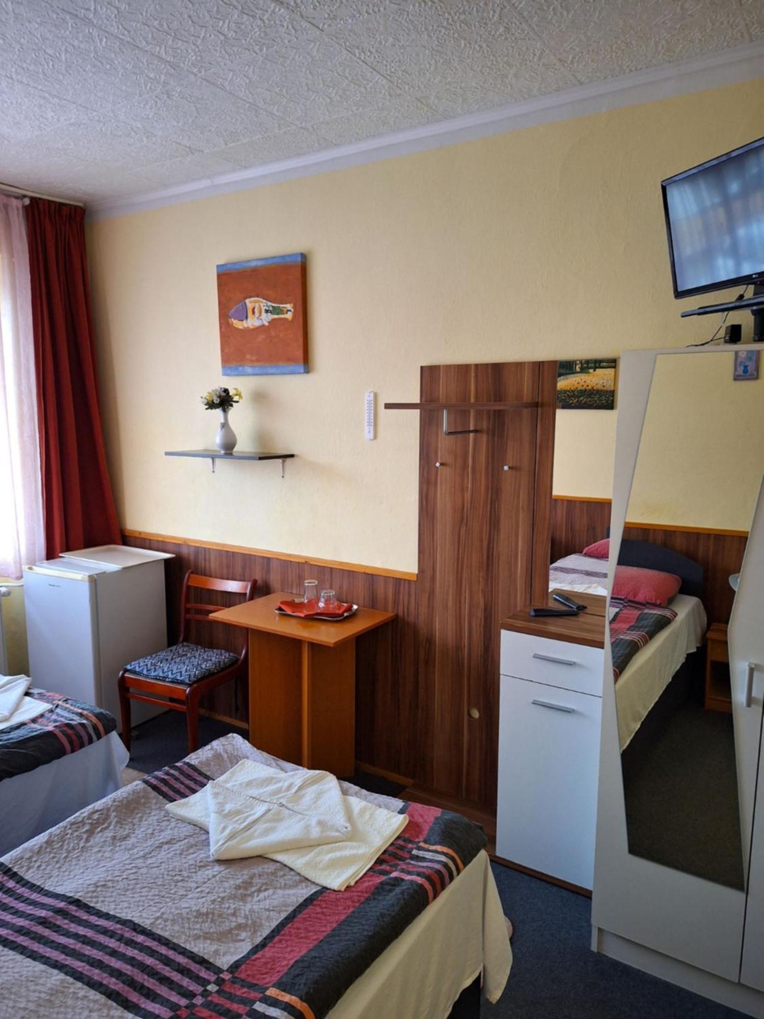 Grill Terasz Etterem Es Szallashely Mezőkövesd Exterior foto