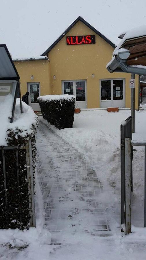 Grill Terasz Etterem Es Szallashely Mezőkövesd Exterior foto