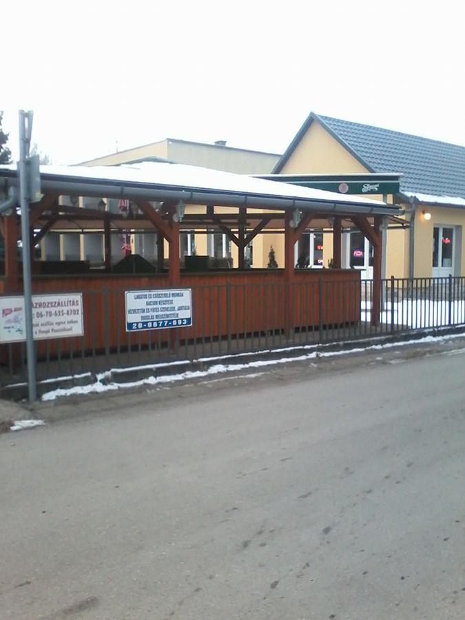 Grill Terasz Etterem Es Szallashely Mezőkövesd Exterior foto