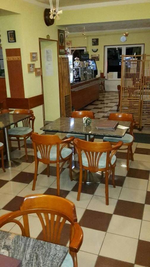 Grill Terasz Etterem Es Szallashely Mezőkövesd Exterior foto