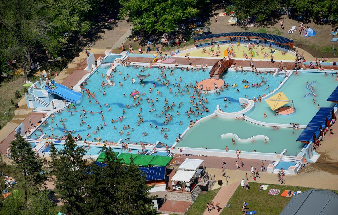 Grill Terasz Etterem Es Szallashely Mezőkövesd Exterior foto