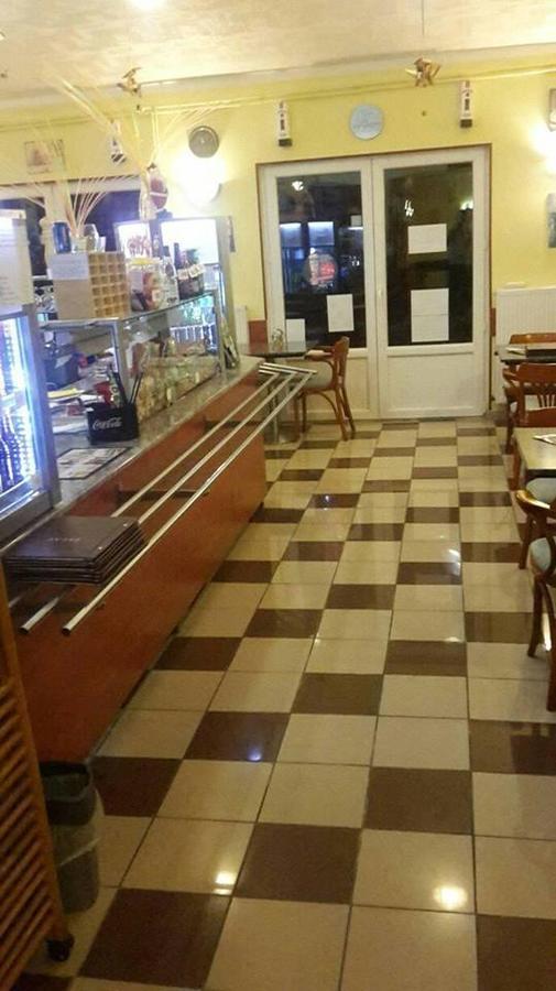 Grill Terasz Etterem Es Szallashely Mezőkövesd Exterior foto