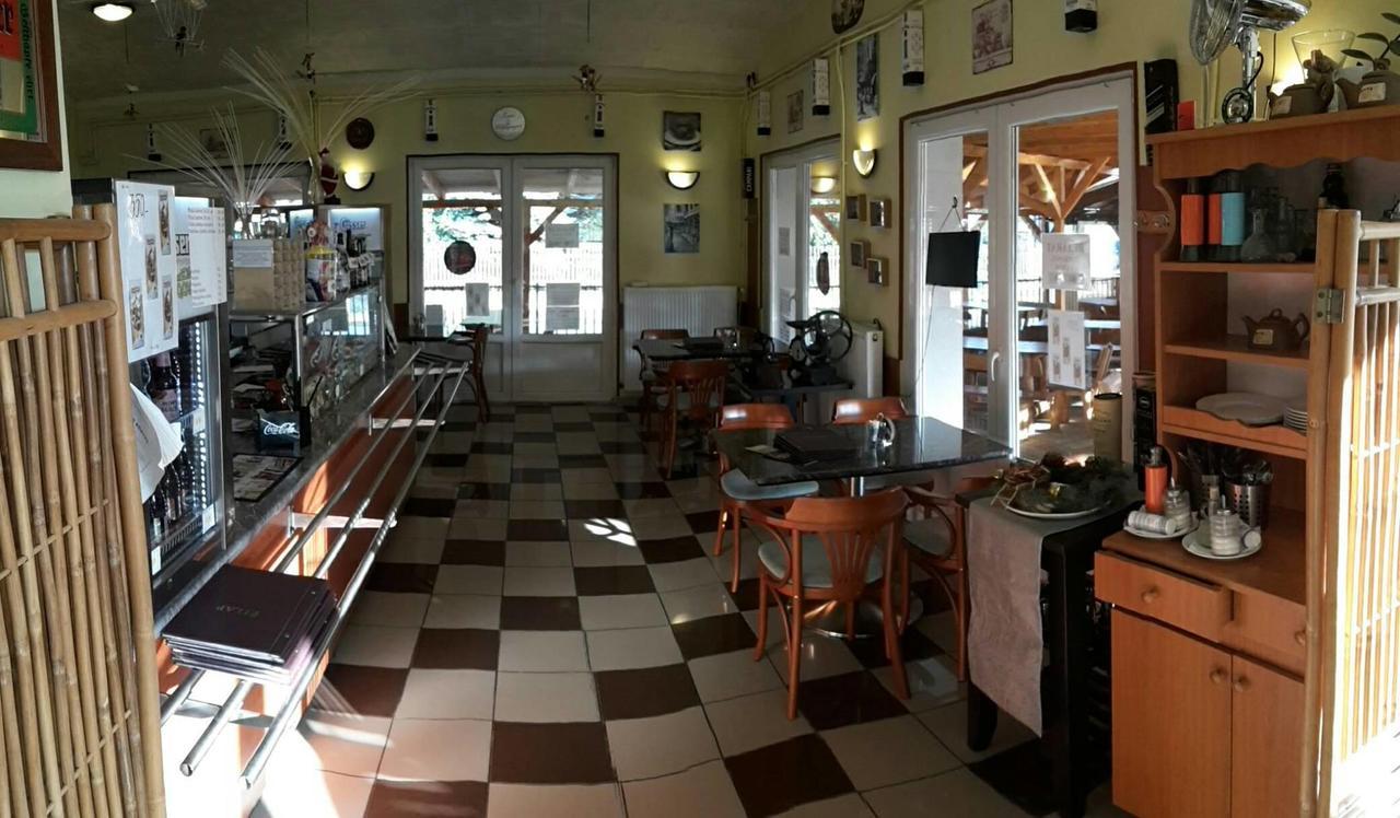 Grill Terasz Etterem Es Szallashely Mezőkövesd Exterior foto