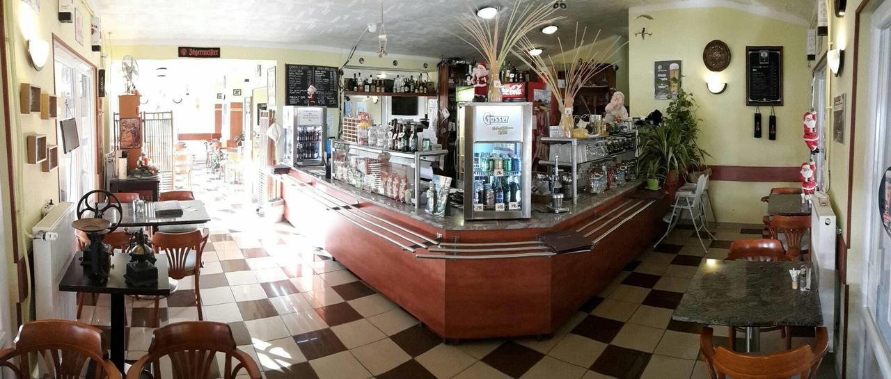Grill Terasz Etterem Es Szallashely Mezőkövesd Exterior foto